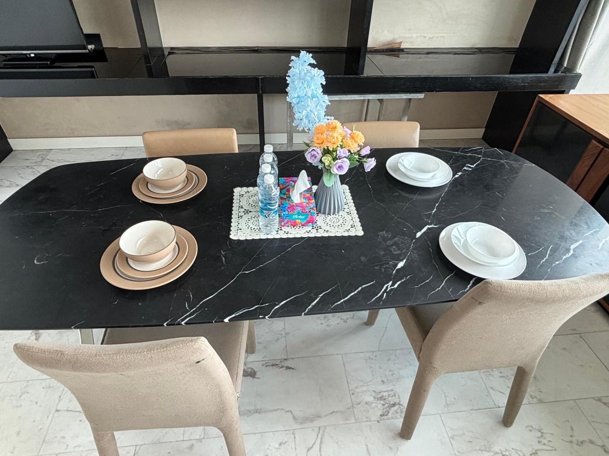 Luxury Klcc Platinum By Classy