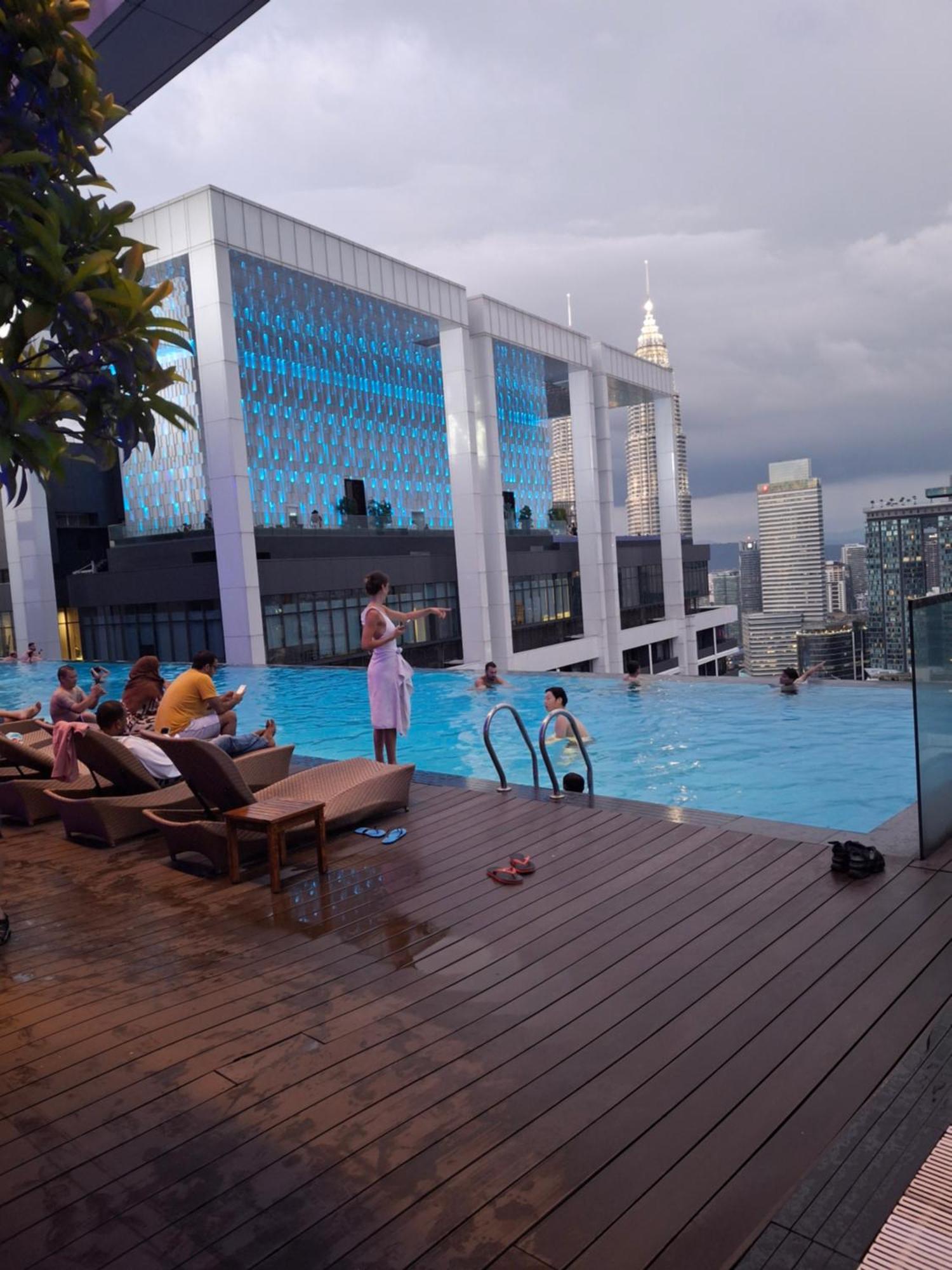 Luxury Klcc Platinum By Classy
